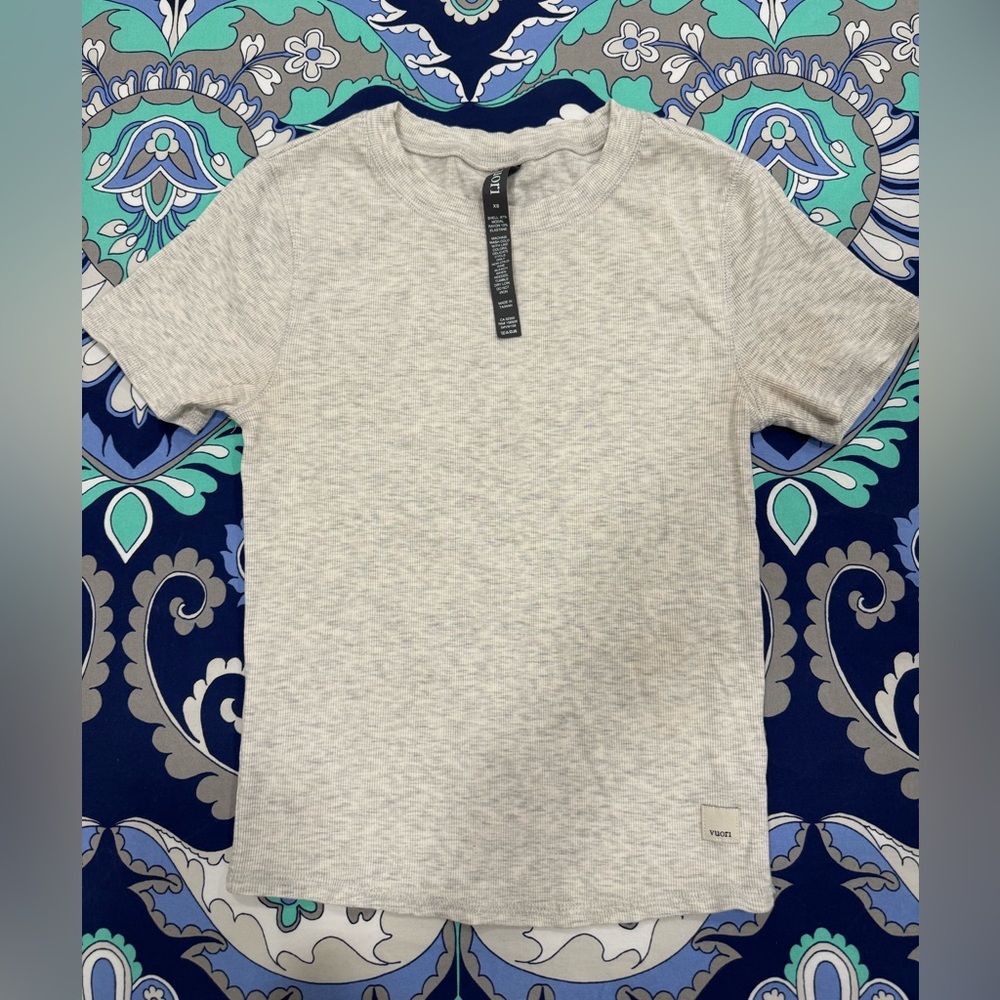 Vuori Mudra Fitted Tee, Size XS, White Heather